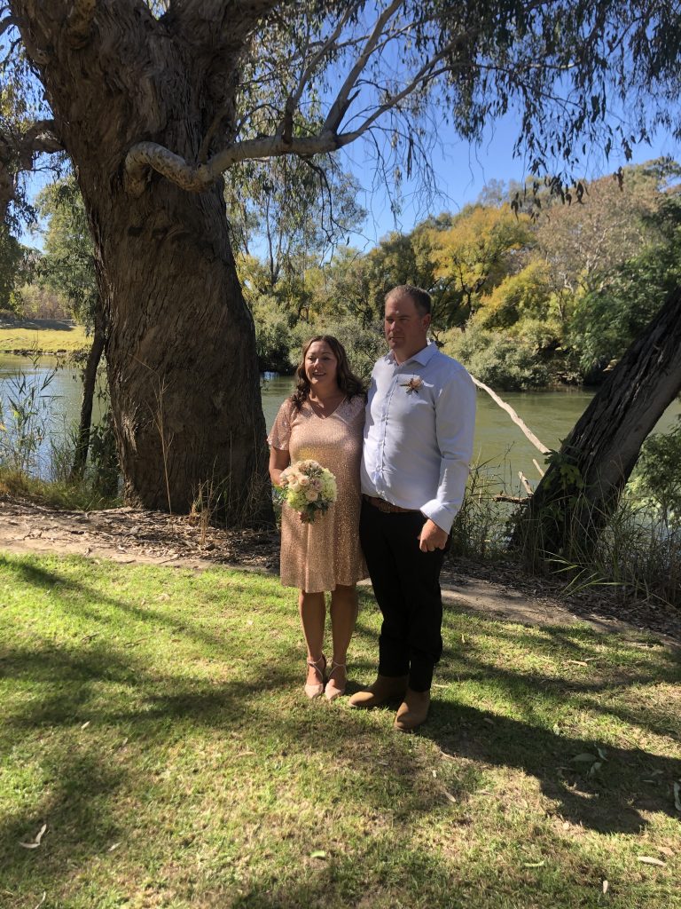 Simple 'i do' at Gateway Island